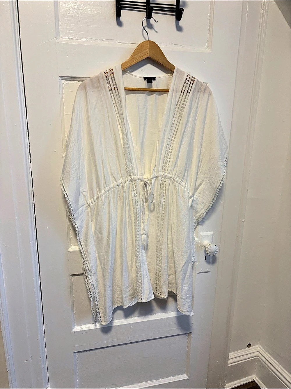Ann Taylor Factory Embroidered Mini Dress in White XS/S Like New